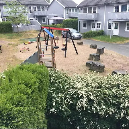 Familiehus, 200m Til Badevann 度假居 *